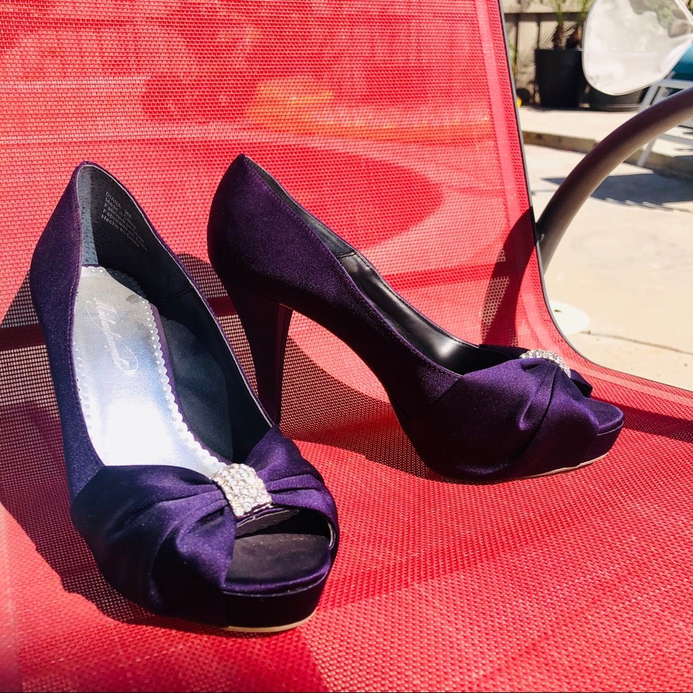 Luxurious Purple Pumps 🔮